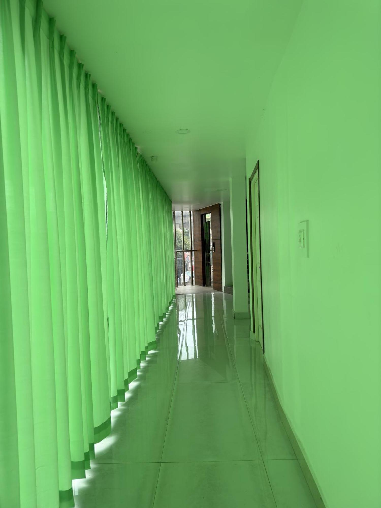 Amsher Suit Lulu Mall Road Hotel Kochi ภายนอก รูปภาพ